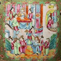 A Near Pair of Chinese Rose Medallion Garden Stools, Second Half 19th Century 清晚期 廣彩鼓凳兩隻