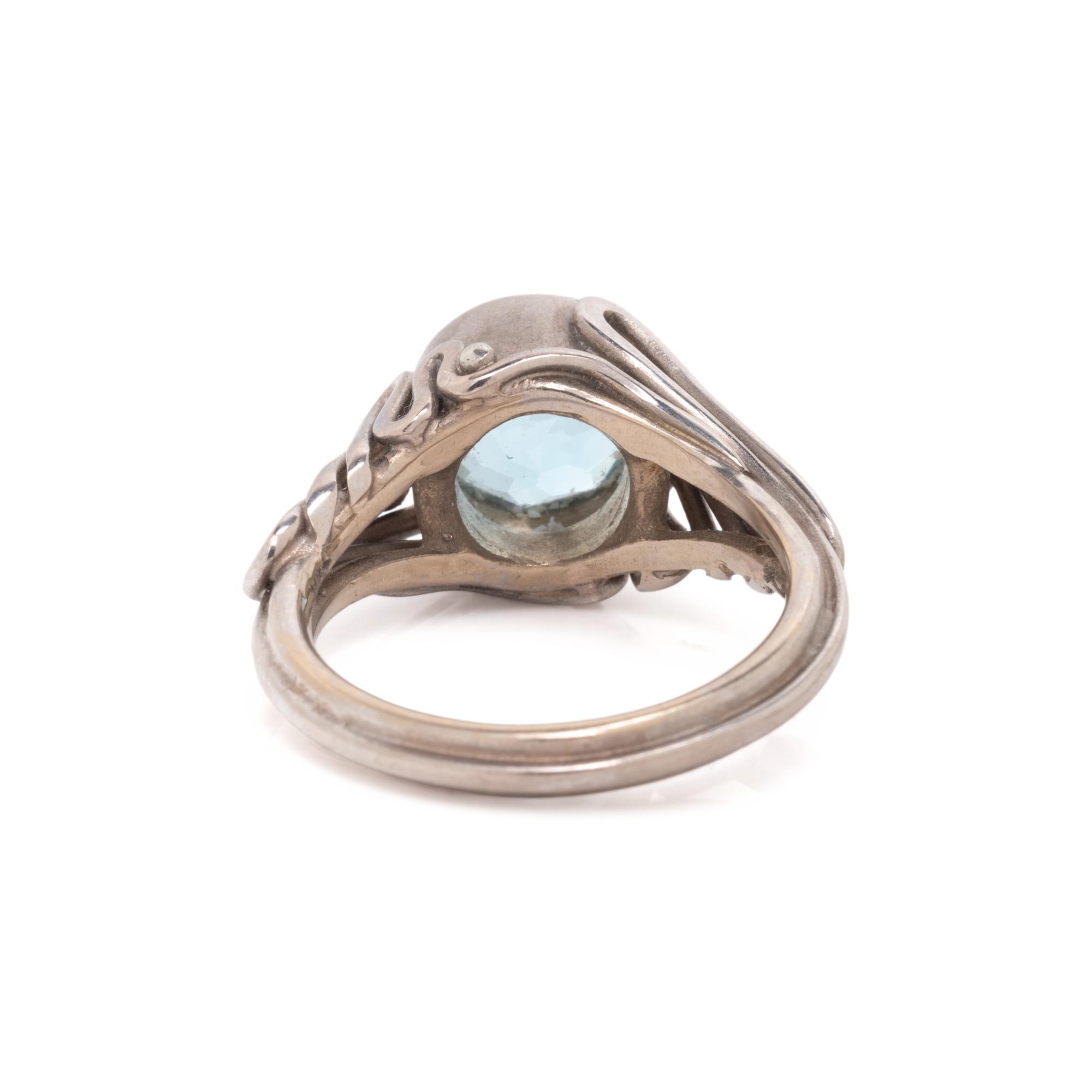WHITE GOLD AND AQUAMARINE RING