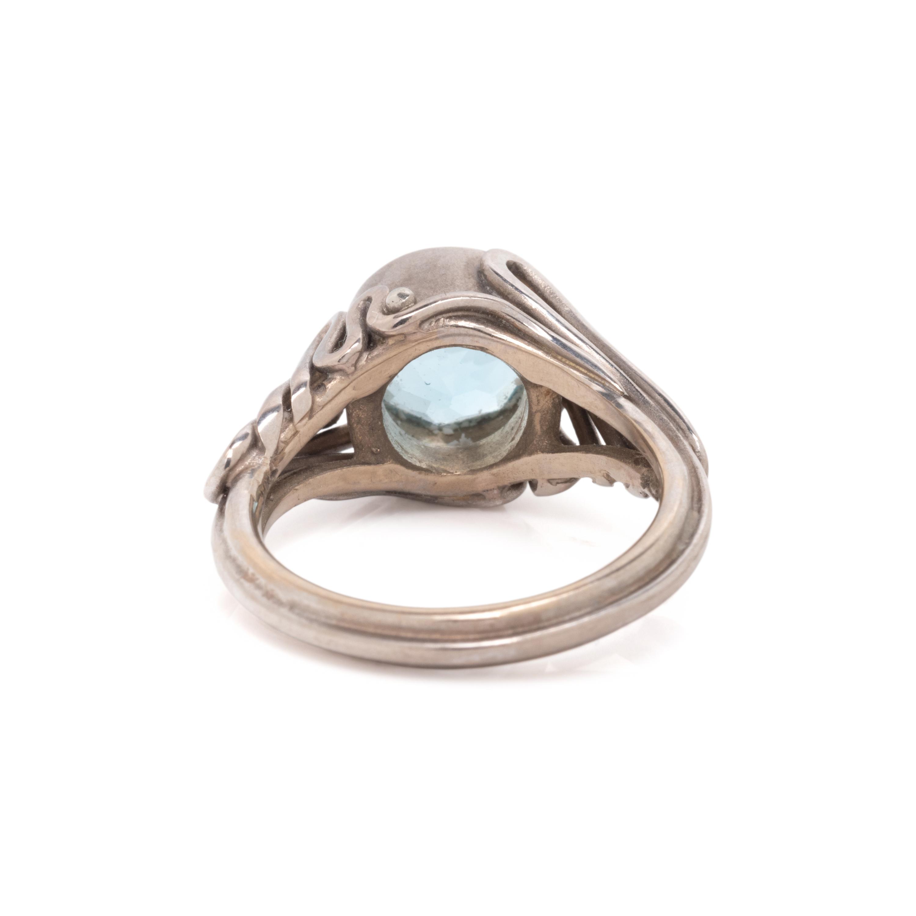 WHITE GOLD AND AQUAMARINE RING