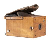 [EARLY PHOTOGRAPHY]. Detective Magazine camera. Stirn, Berlin, 1891.