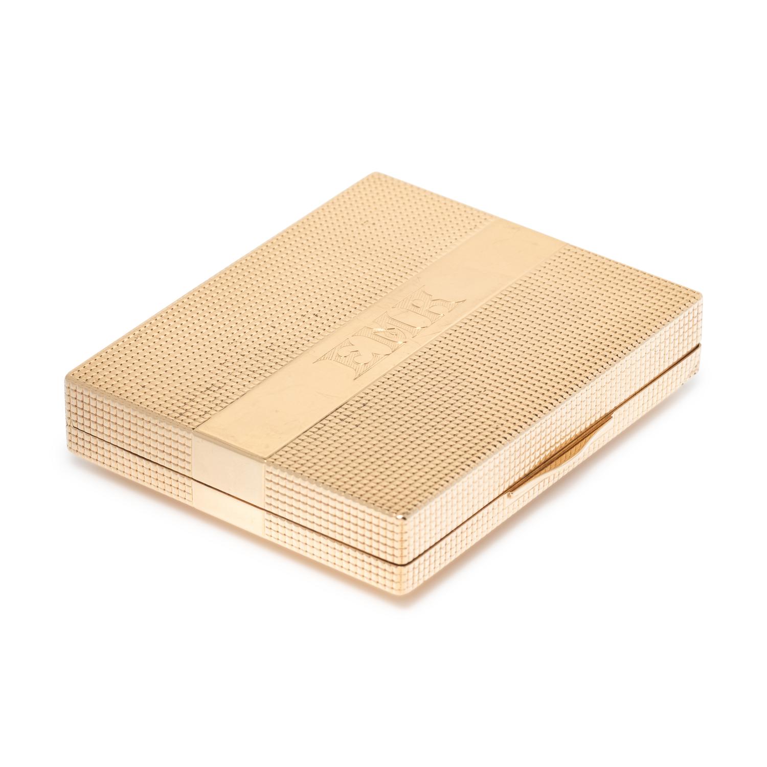YELLOW GOLD AND SAPPHIRE COMPACT