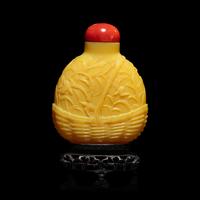 A Large Chinese Carved Yellow Peking Glass 'Basket' Snuff Bottle, 1750-1830 — 清中期 鷄油黃料花籃式稻穀鳥雀紋大鼻烟壺