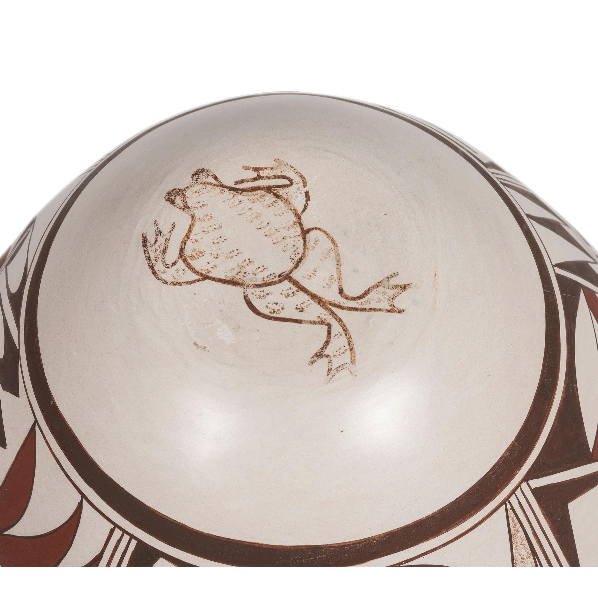 Polychrome Jar, with Parrot