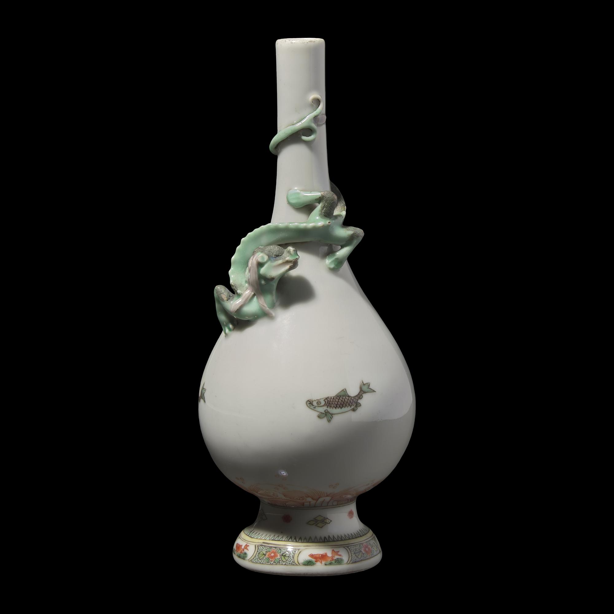 A Chinese Famille Verte Porcelain Bottle Vase, Qing Dynasty 清 五彩贴塑盘龙赏瓶