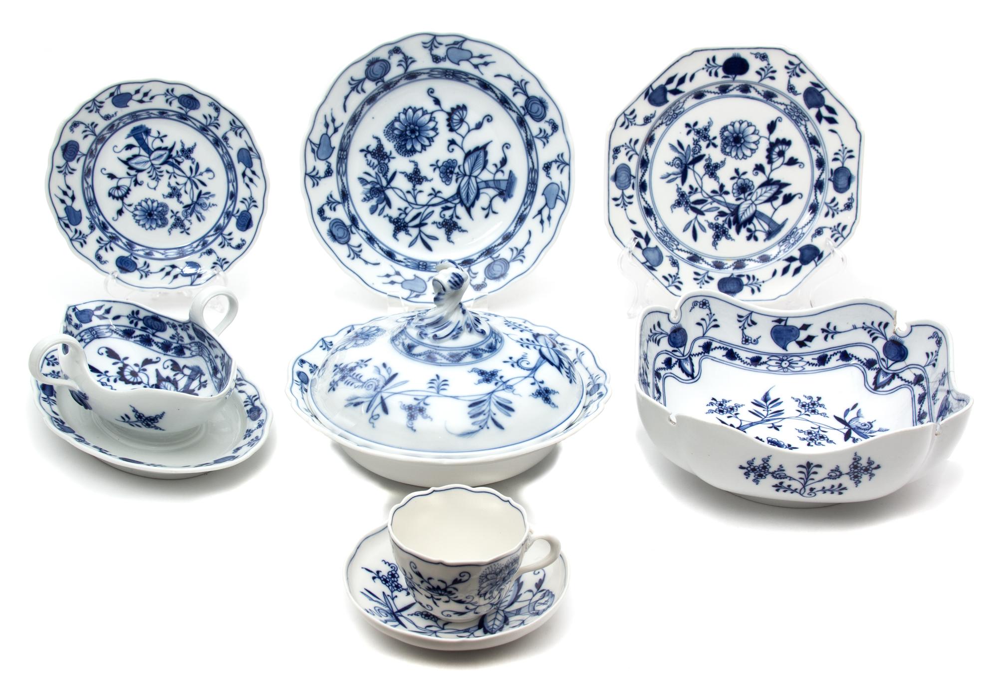 An Assembled Meissen Porcelain Dinner Service Width of largest plate 20 inches. — LATE 19TH/EARLY 20TH CENTURY
