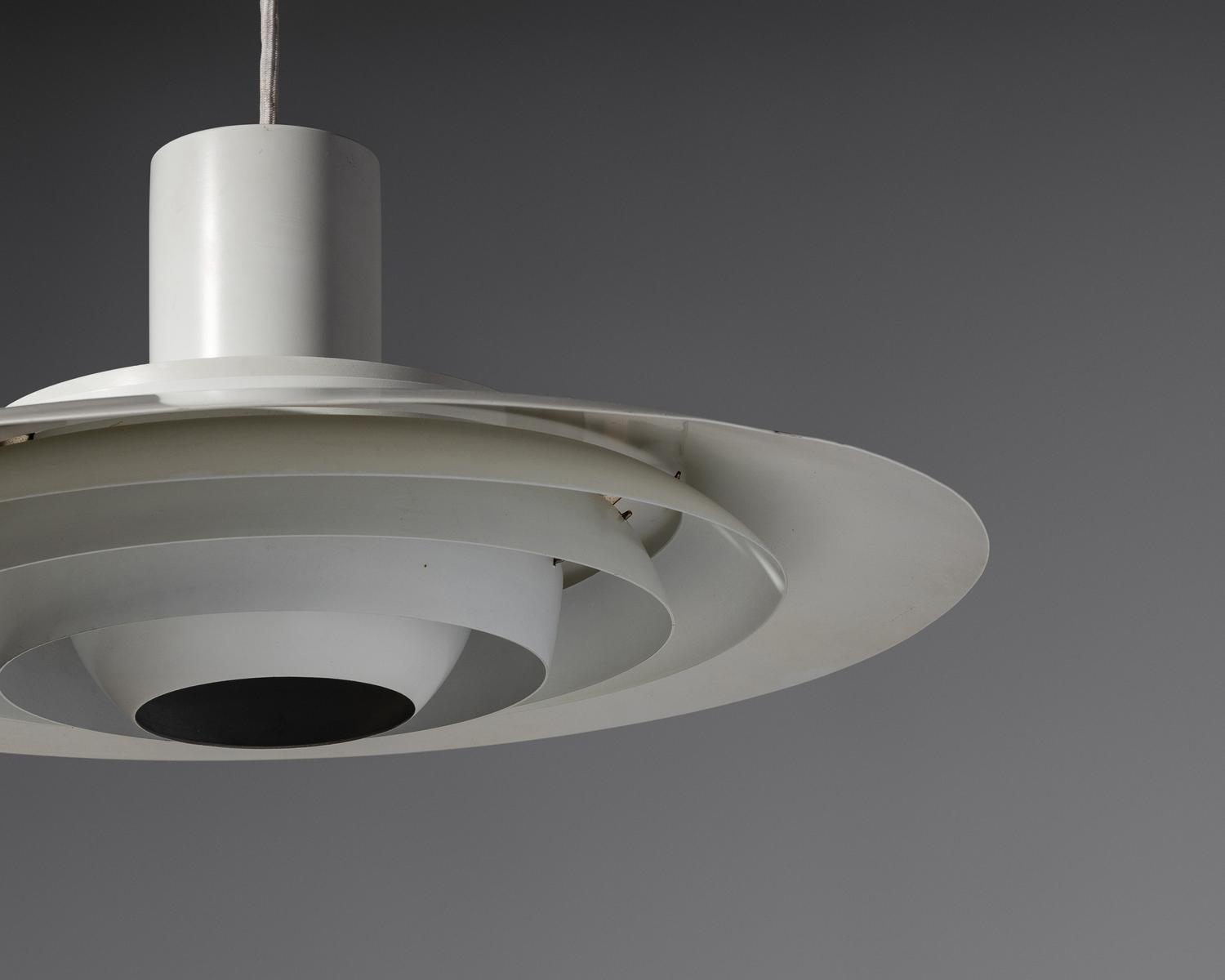 P376 Pendant Light Fixture