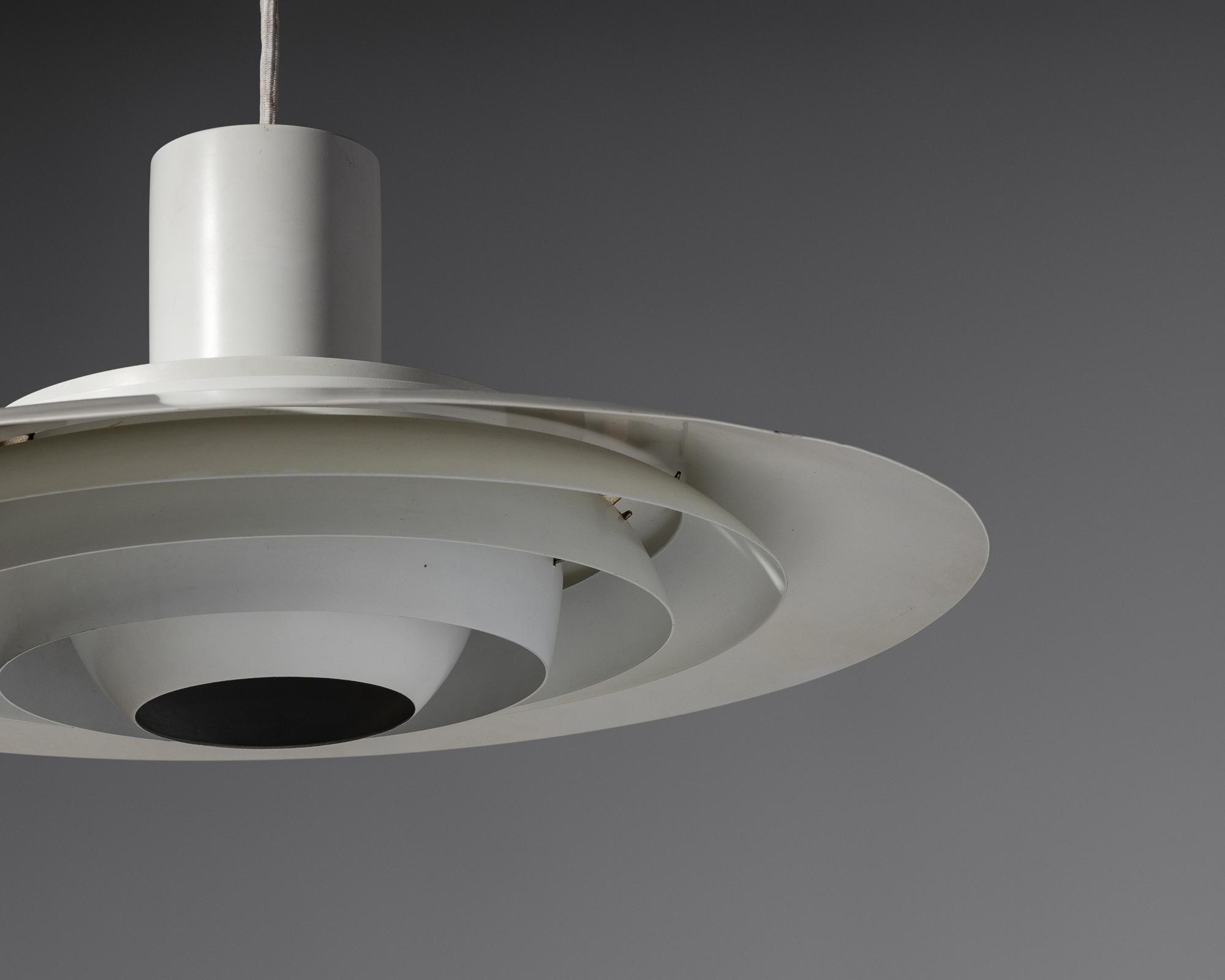 P376 Pendant Light Fixture