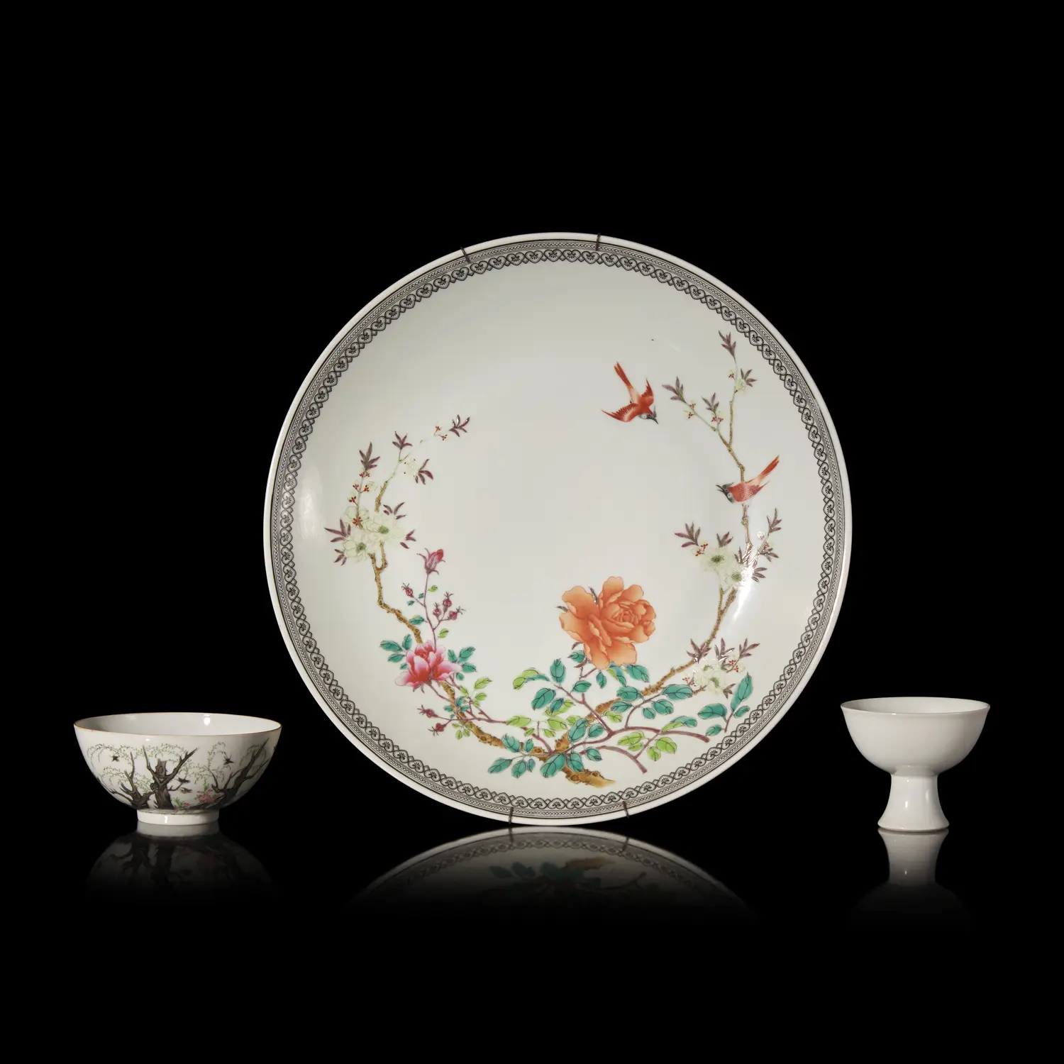 中国粉彩の碗 Three Chinese Porcelain Items, 20th Century 近代粉彩瓷三件| Freeman's