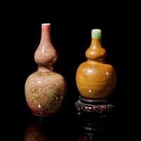 Two Small Chinese Monochrome Glazed Porcelain Gourd-Form Vases, 19th-20th Century 晚清-民國 單色釉小瓶兩件