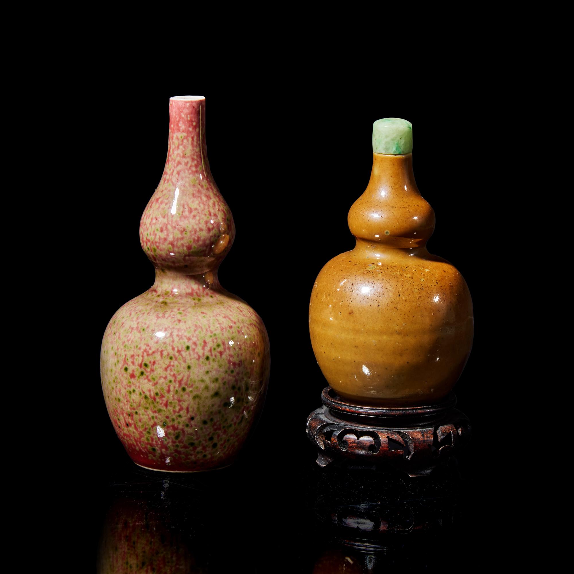 Two Small Chinese Monochrome Glazed Porcelain Gourd-Form Vases, 19th-20th Century 晚清-民國 單色釉小瓶兩件