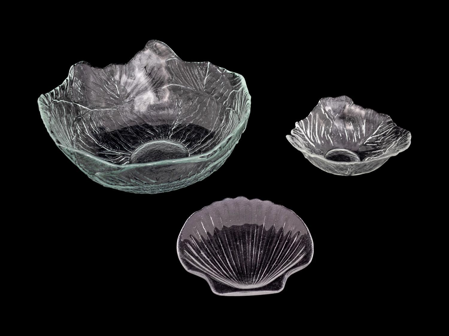 A Collection of Glass Lettuce and Shell Motif Tableware