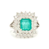 EMERALD AND DIAMOND RING