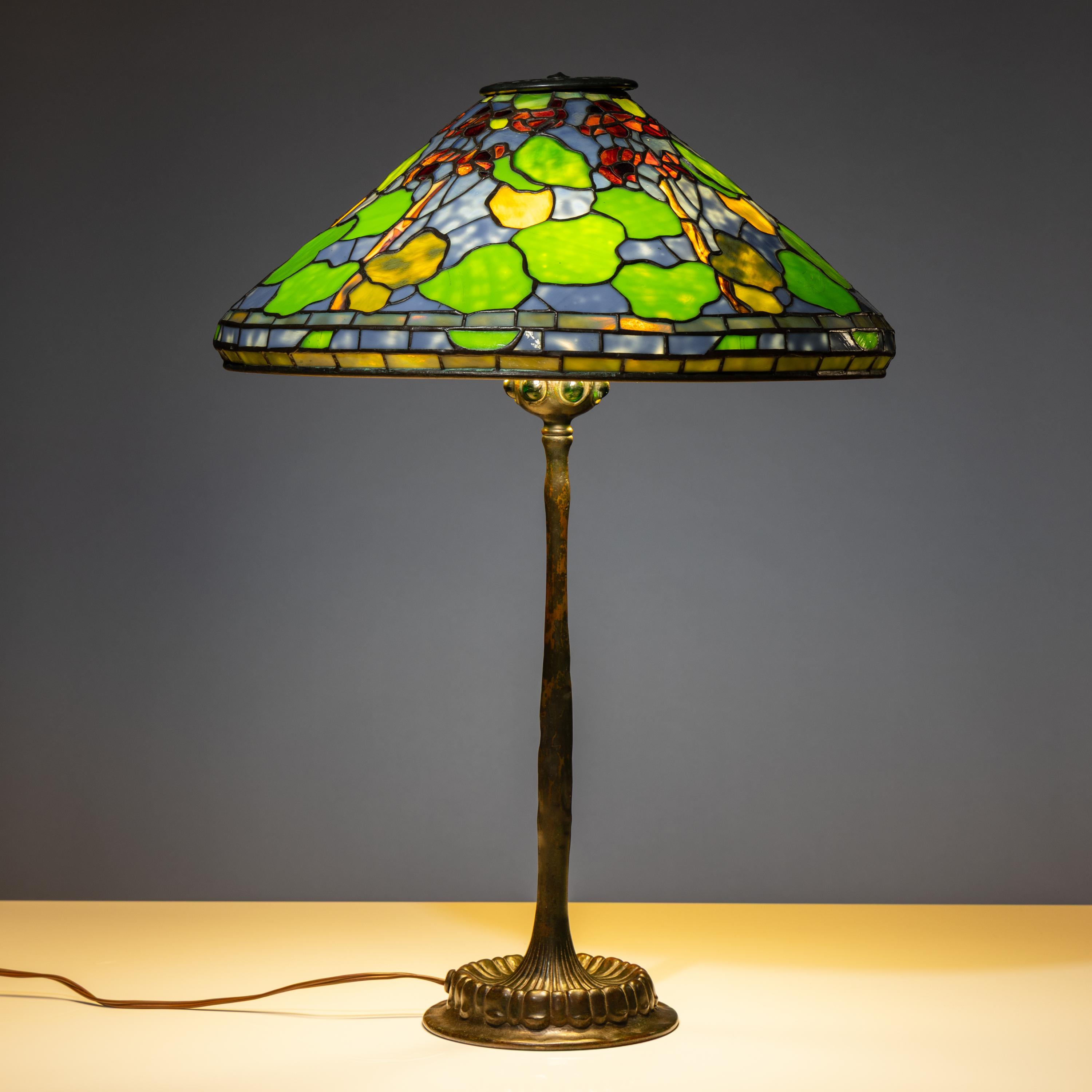 Table lamp with Geranium shade