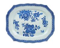 A Chinese Export Porcelain Tray Width 16 1/2 inches. — LATE 18TH/EARLY 19TH CENTURY