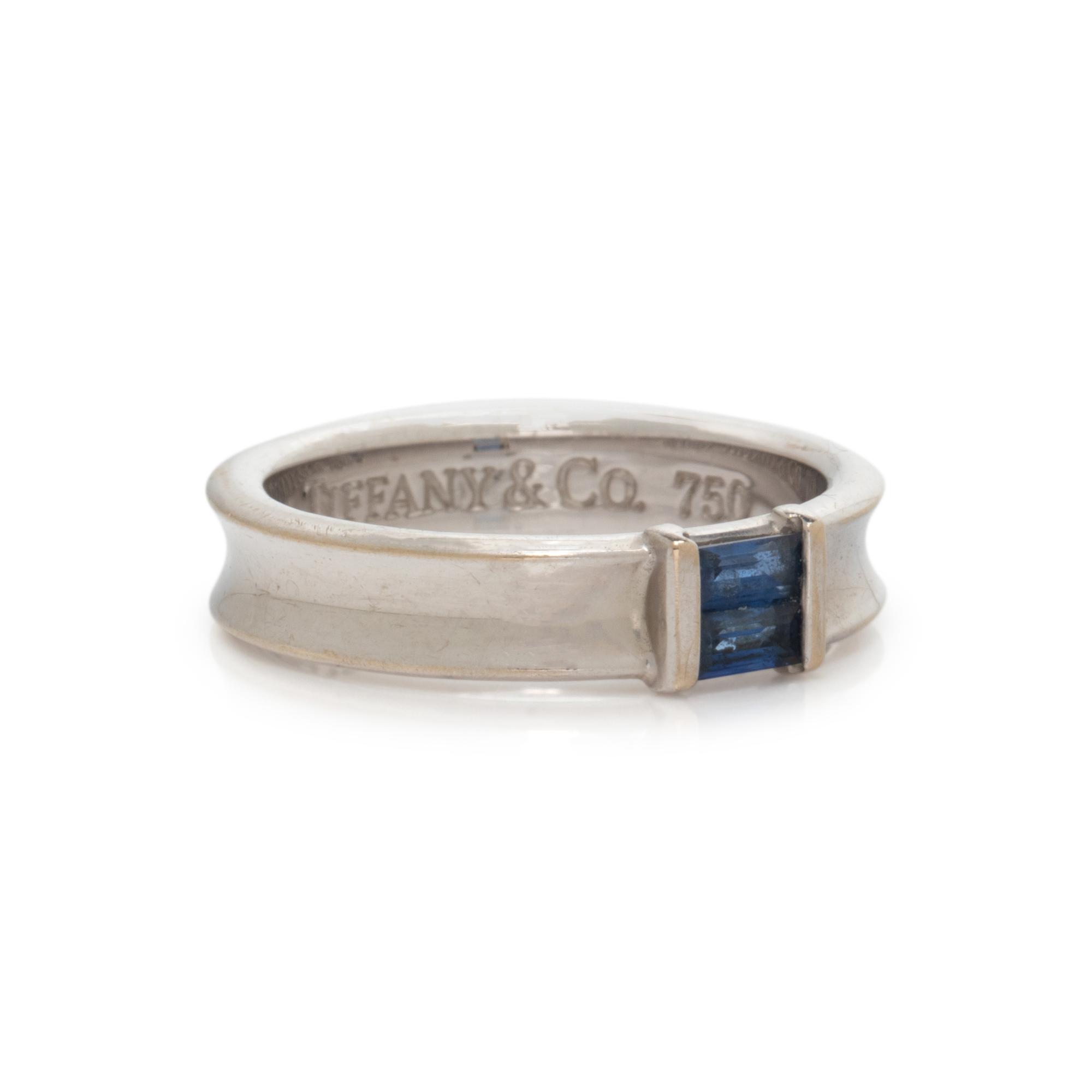 TIFFANY & CO., WHITE GOLD AND SAPPHIRE RING