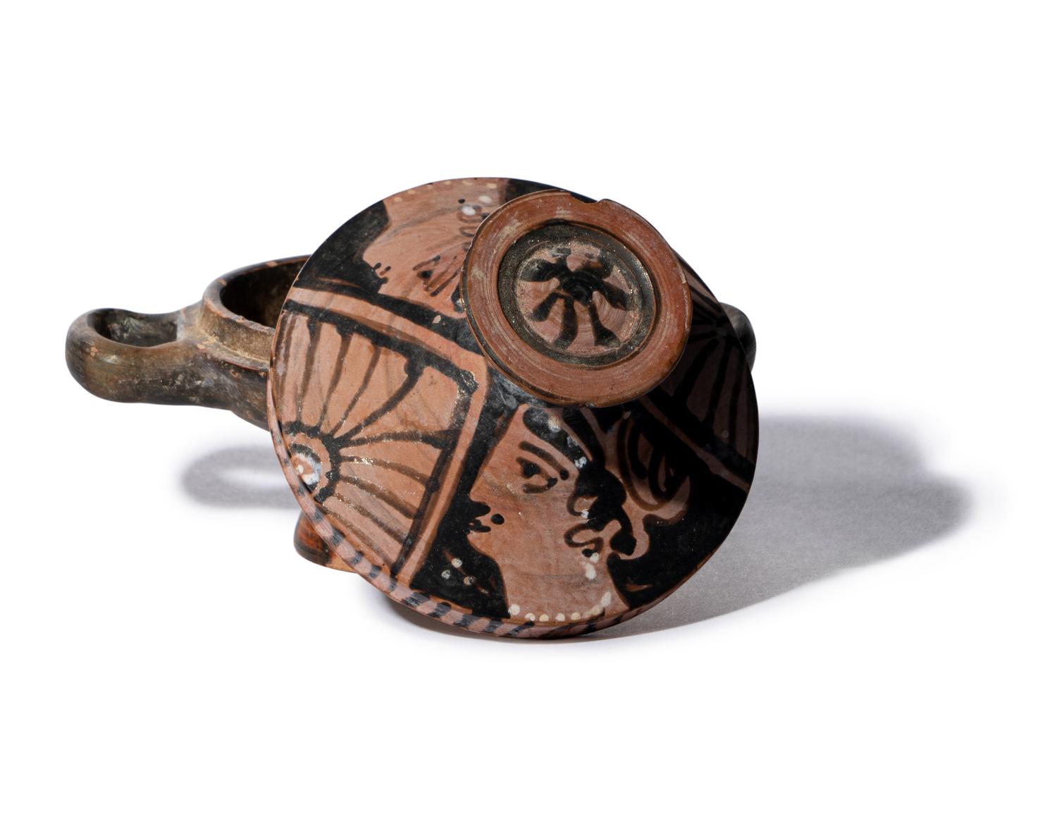 An Apulian Red-Figured Lekanis