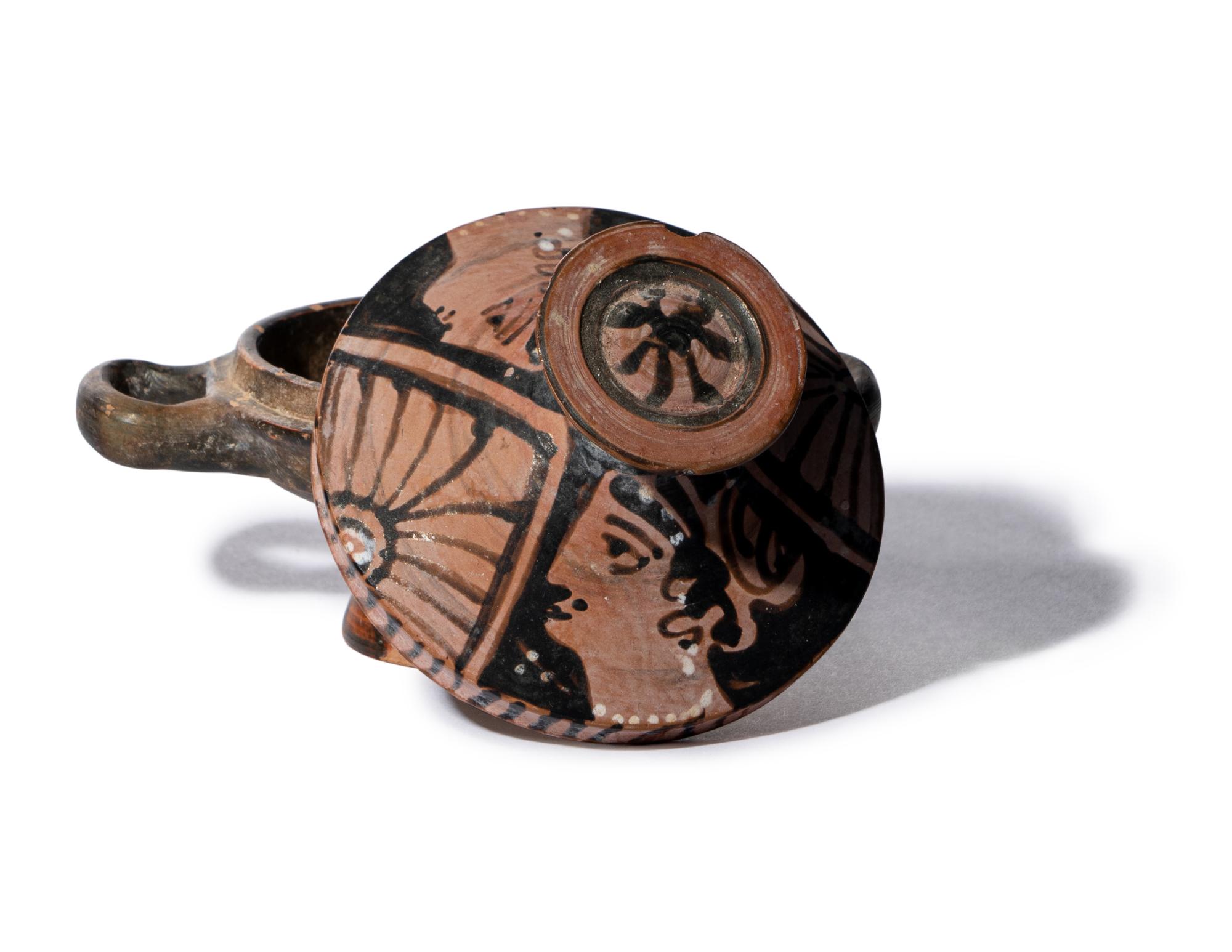 An Apulian Red-Figured Lekanis