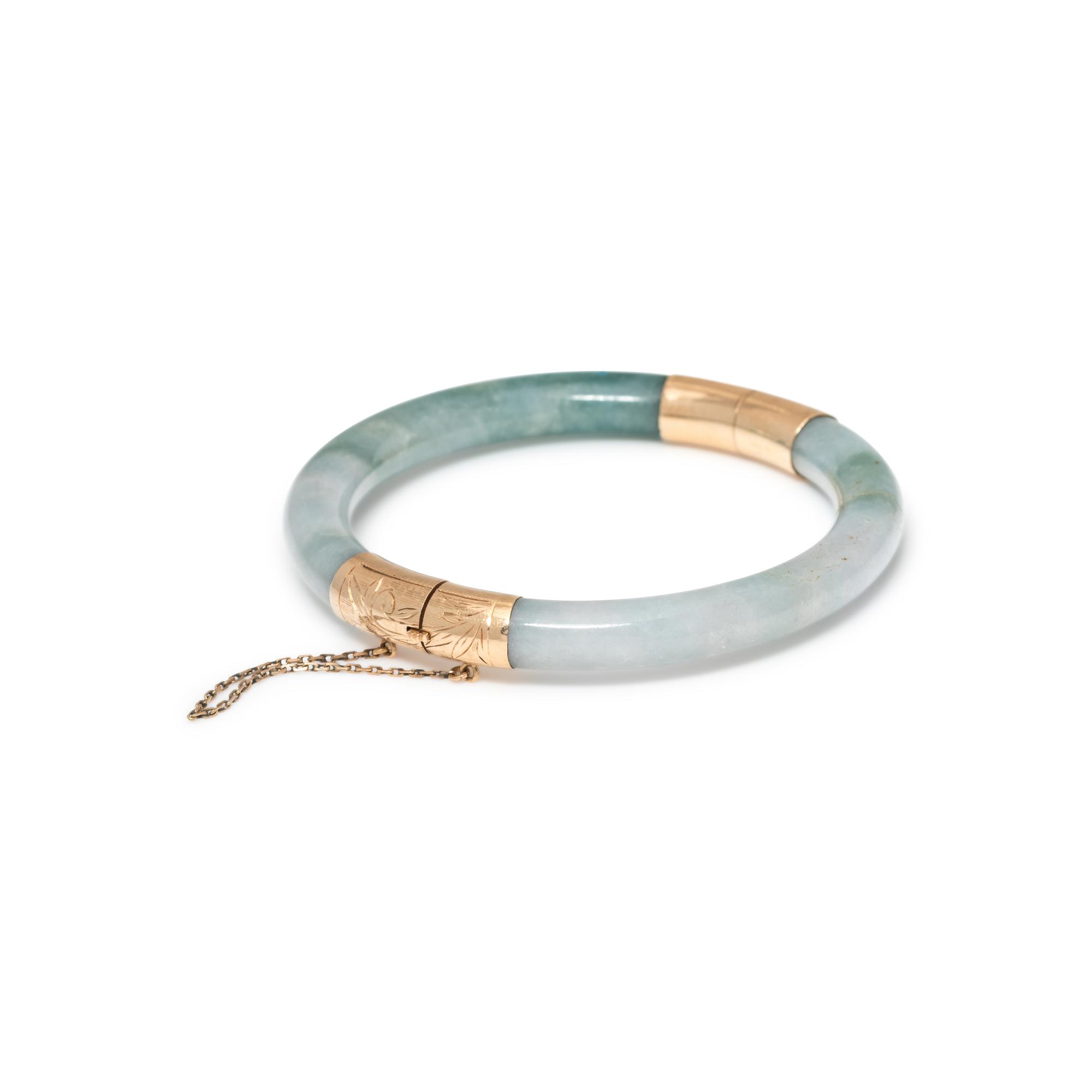 YELLOW GOLD AND JADE BANGLE BRACELET