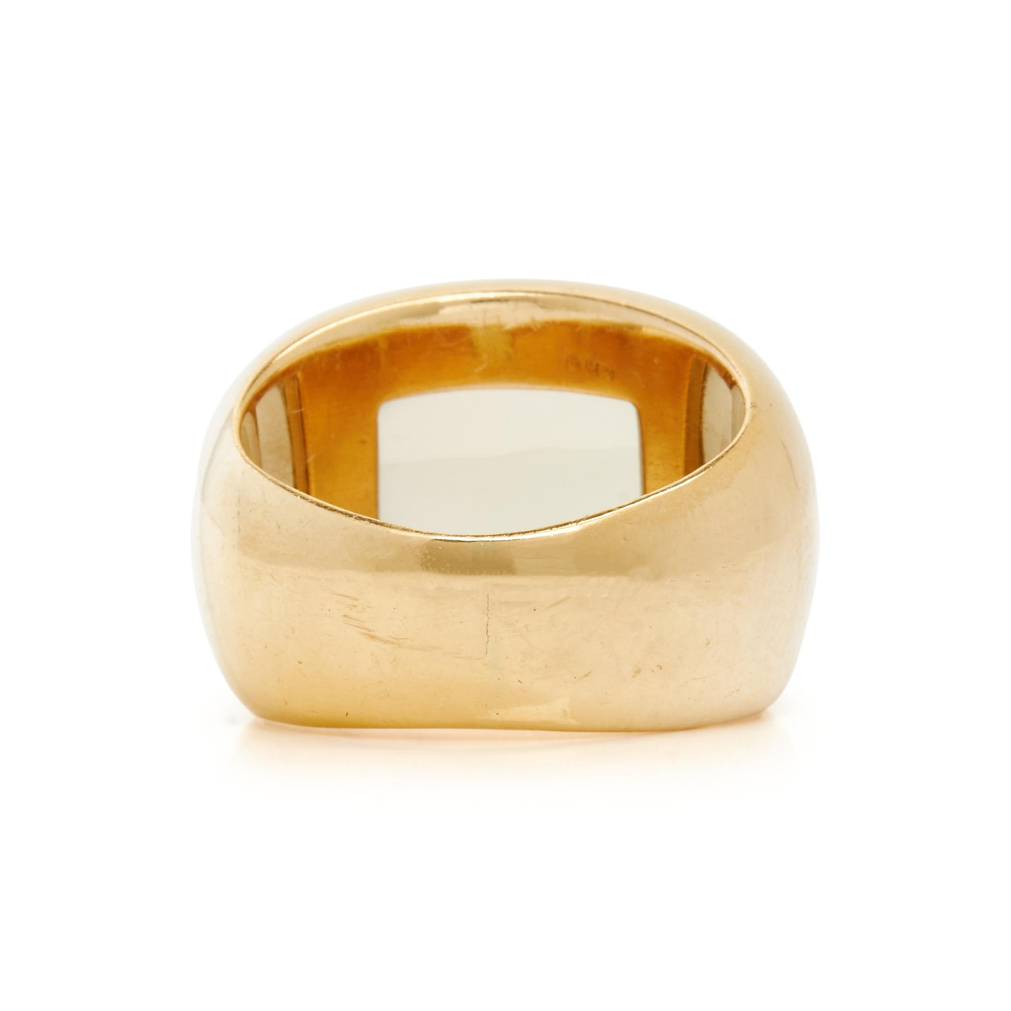 YELLOW GOLD AND MOONSTONE RING