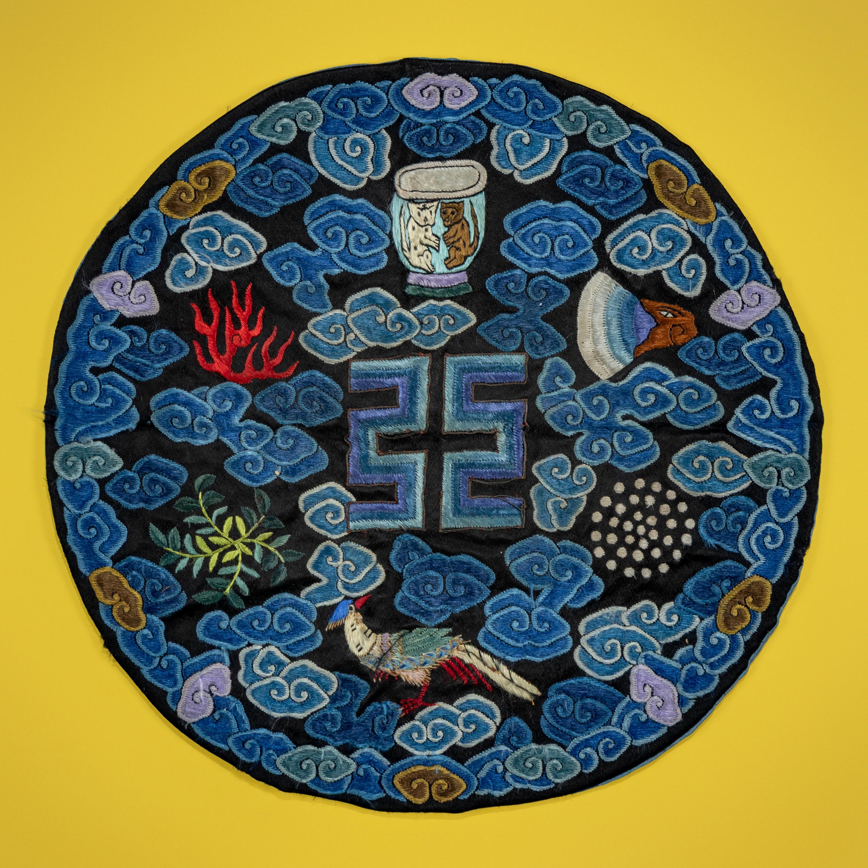 Three Chinese Silk Roundels, Late Qing Dynasty-Republic Period — 晚清-民國 緙絲、刺綉圓光三種