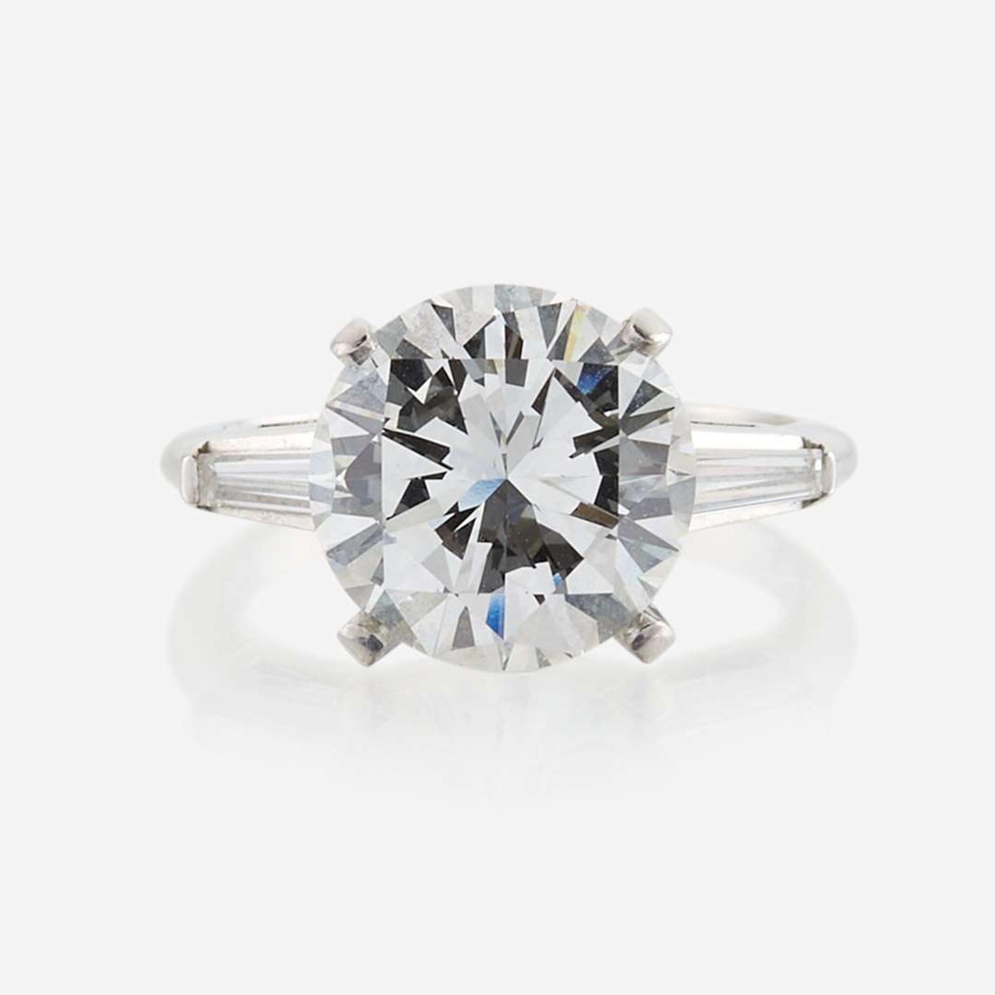 A diamond solitaire