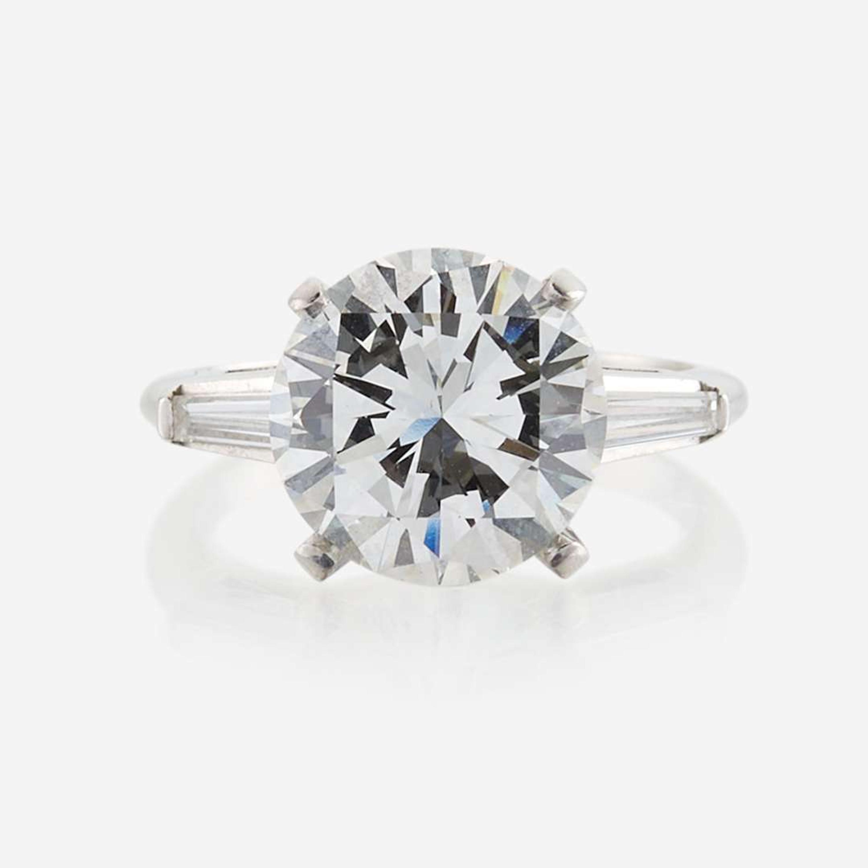 A diamond solitaire