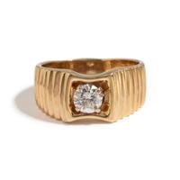 YELLOW GOLD AND DIAMOND RING
