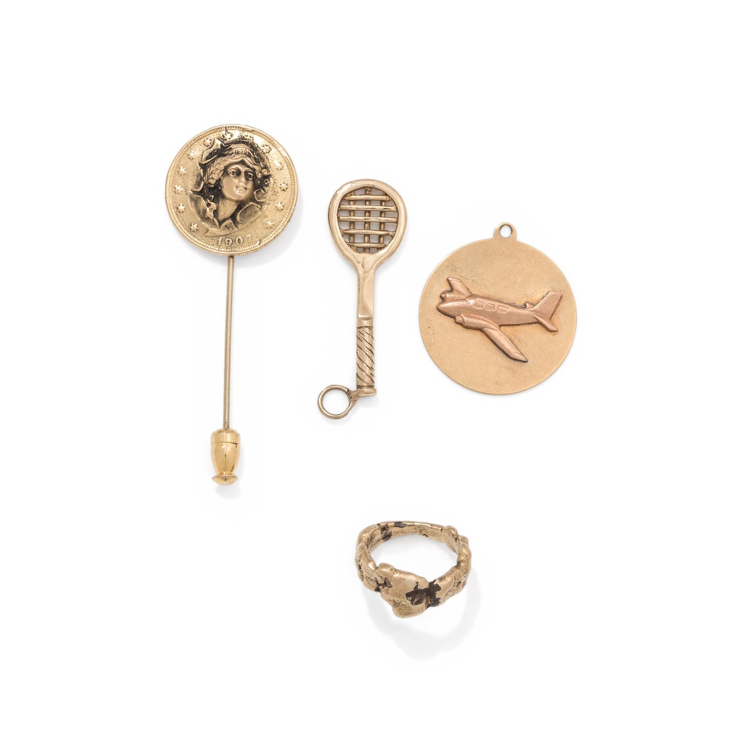 COLLECTION OF YELLOW GOLD JEWELRY