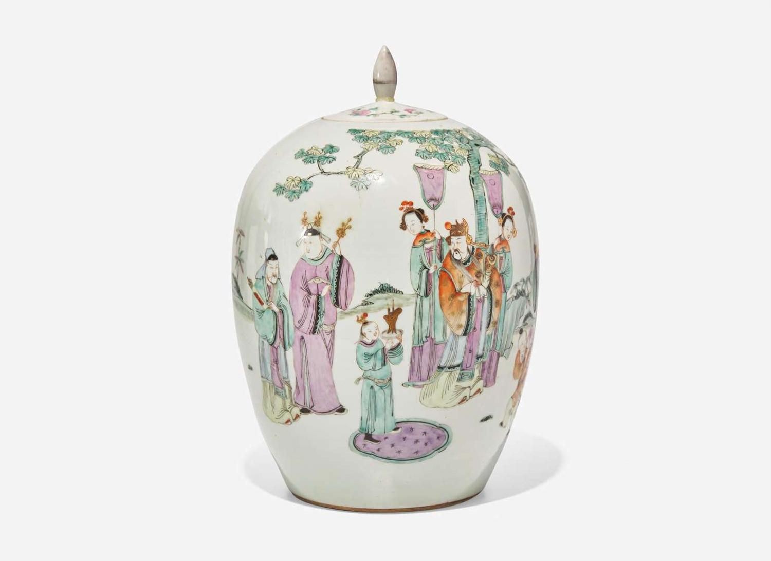 A Chinese famille-rose decorated ovoid jar and cover, 19th to 20th century 粉彩將軍蓋罐 十九或二十世紀