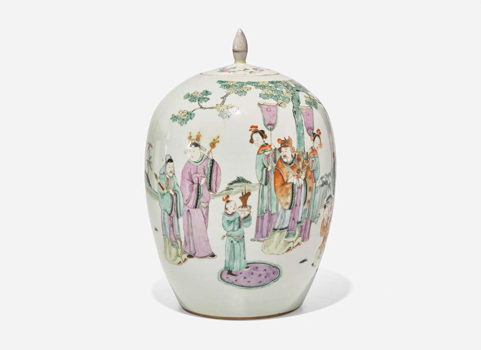 A Chinese famille-rose decorated ovoid jar and cover, 19th to 20th century 粉彩將軍蓋罐 十九或二十世紀