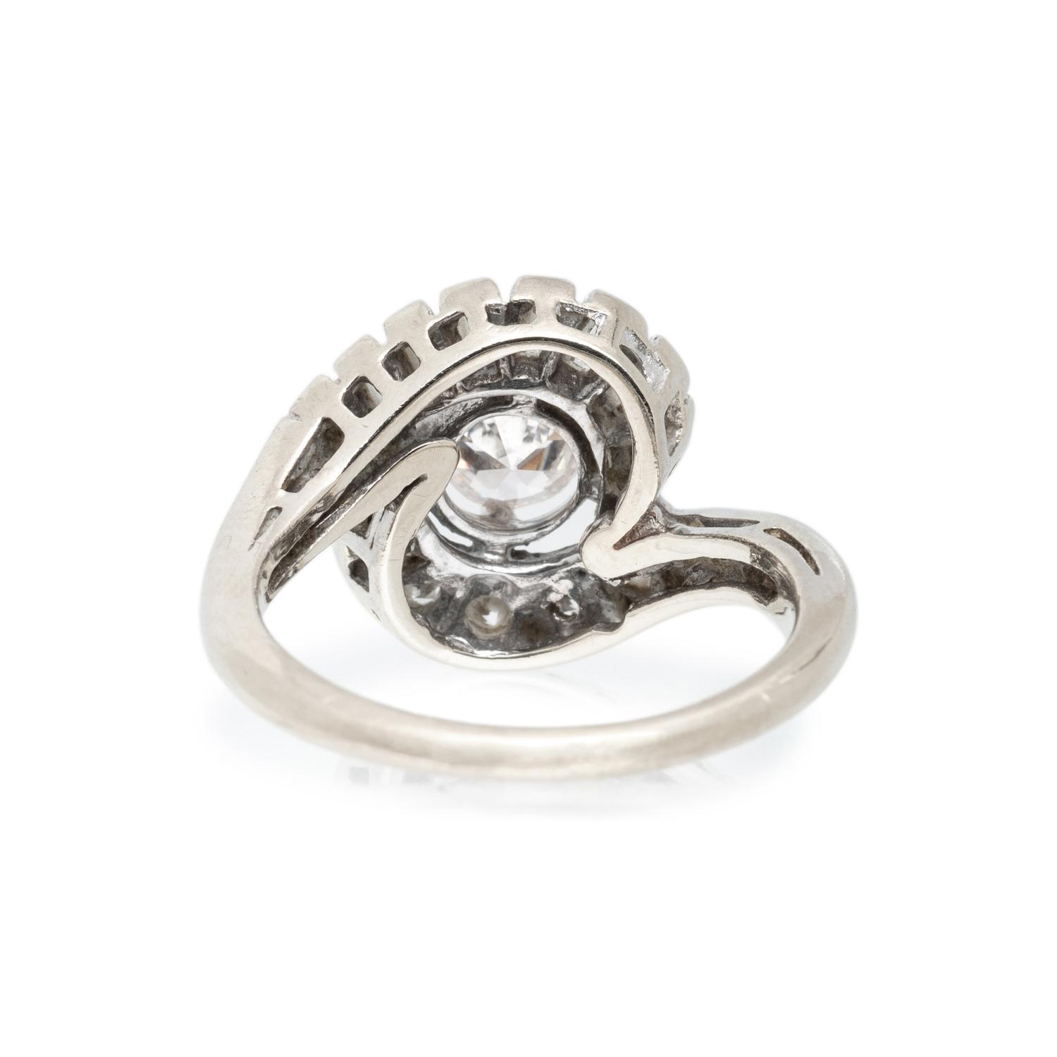 WHITE GOLD AND DIAMOND RING