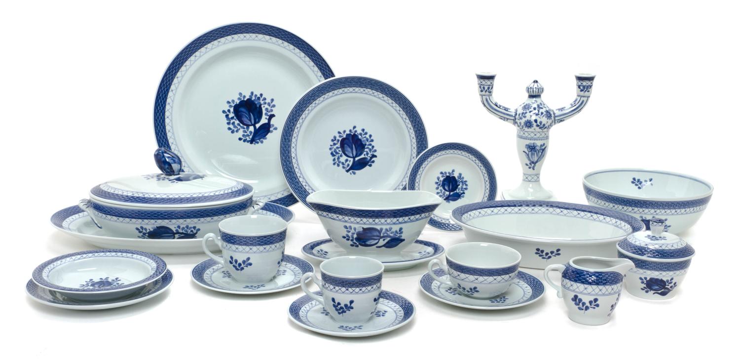 A Royal Copenhagen Porcelain Dinner Service, Diameter of dinner plate 10 inches.