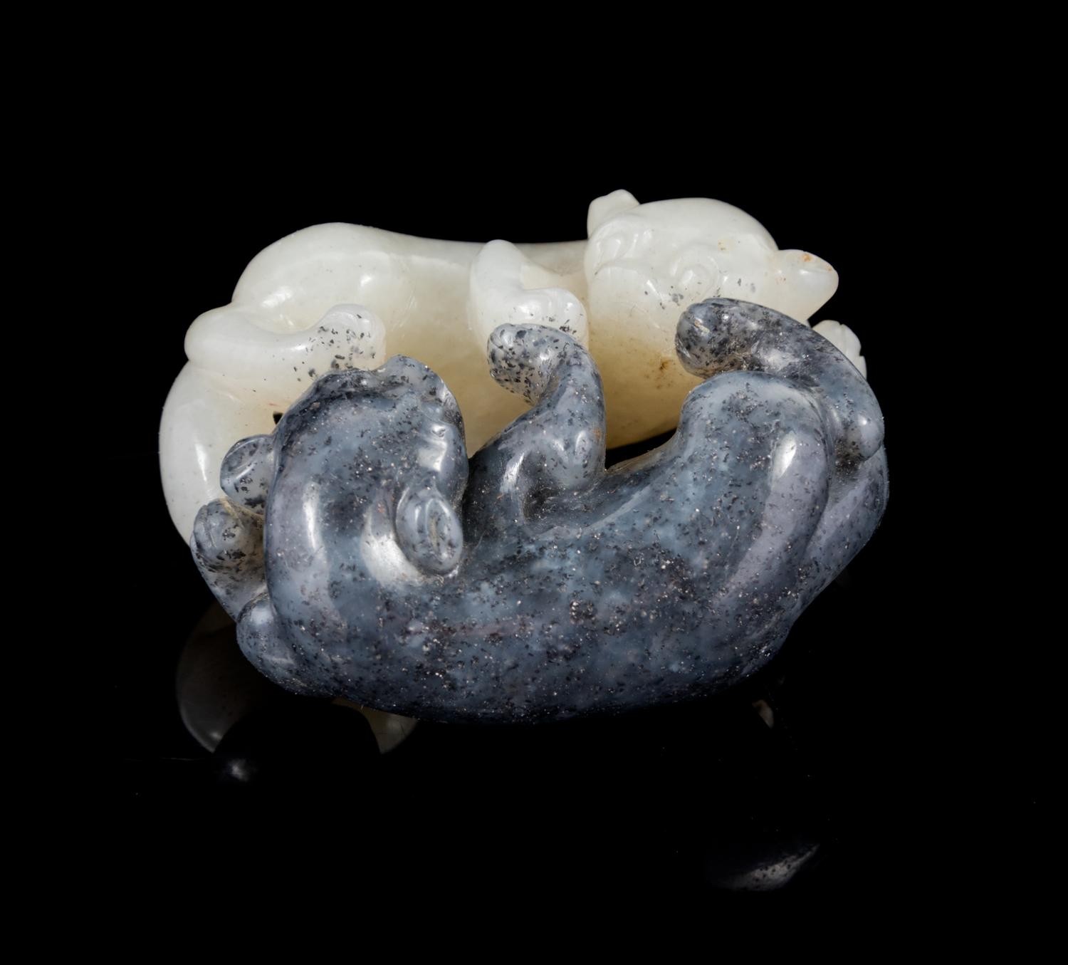 A Black and White Jade Carving of Double Badgers Length 1 1/2 inches. — 18TH/19TH CENTURY