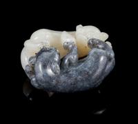 A Black and White Jade Carving of Double Badgers Length 1 1/2 inches. — 18TH/19TH CENTURY