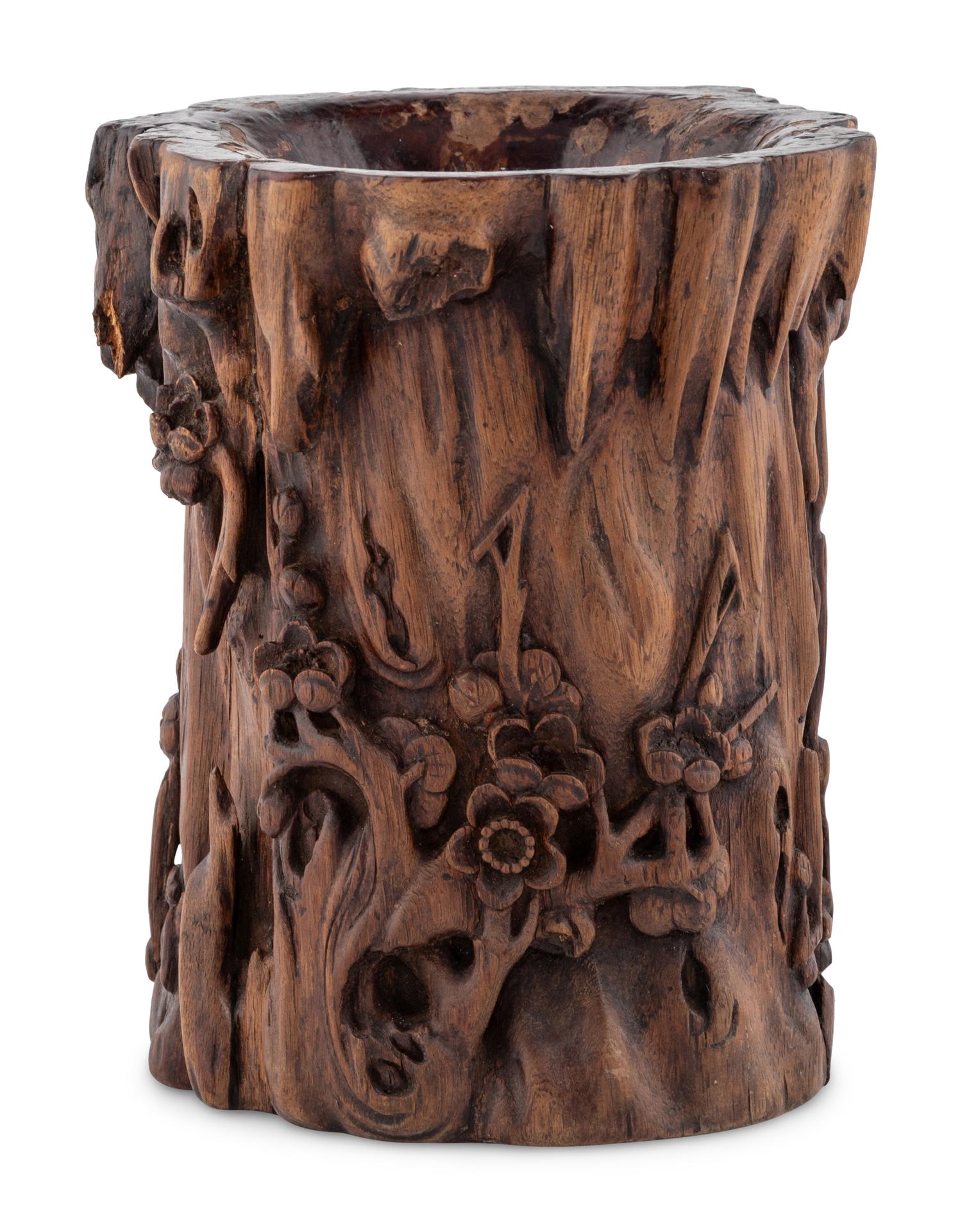 A Chinese Carved Aloeswood Brushpot, Bitong 沉香木'喜上眉梢'筆筒