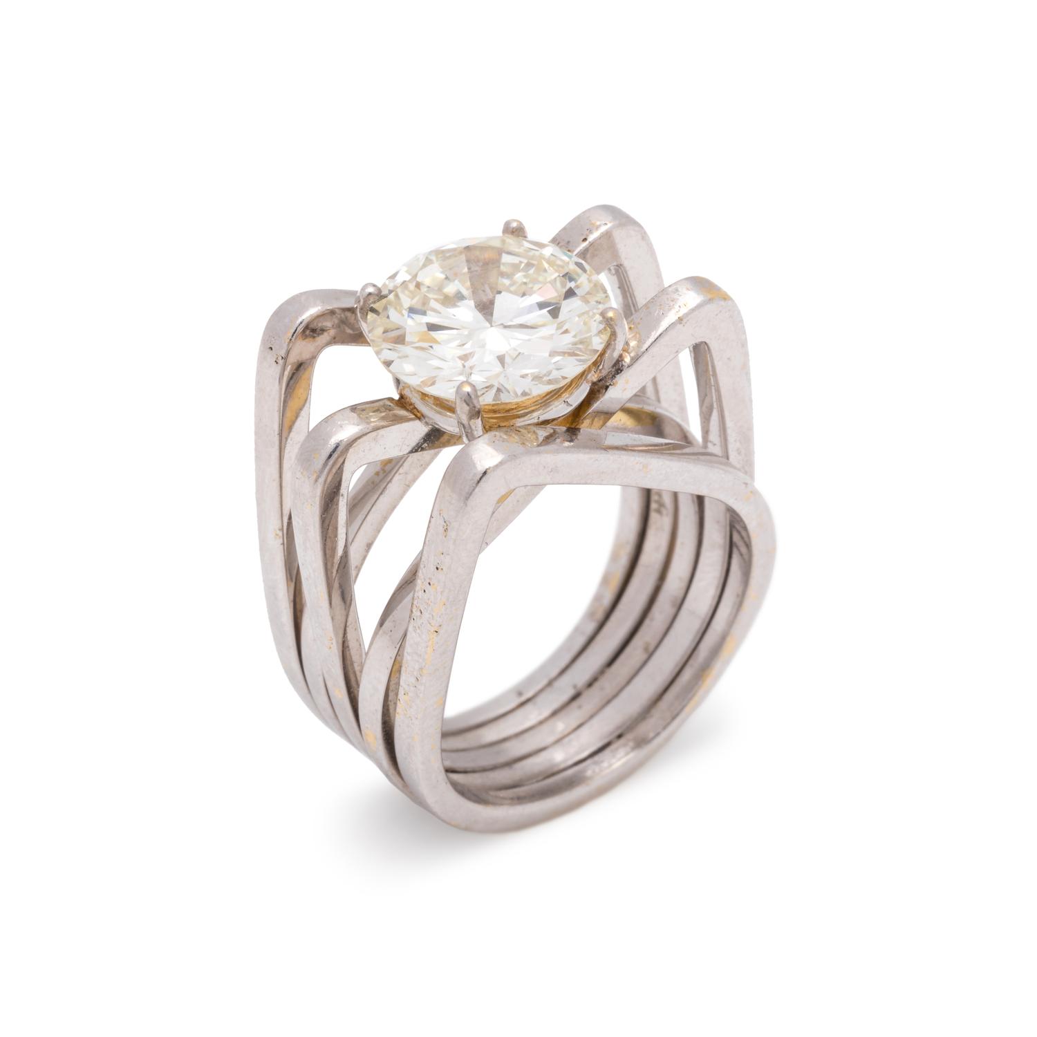 DIAMOND RING
