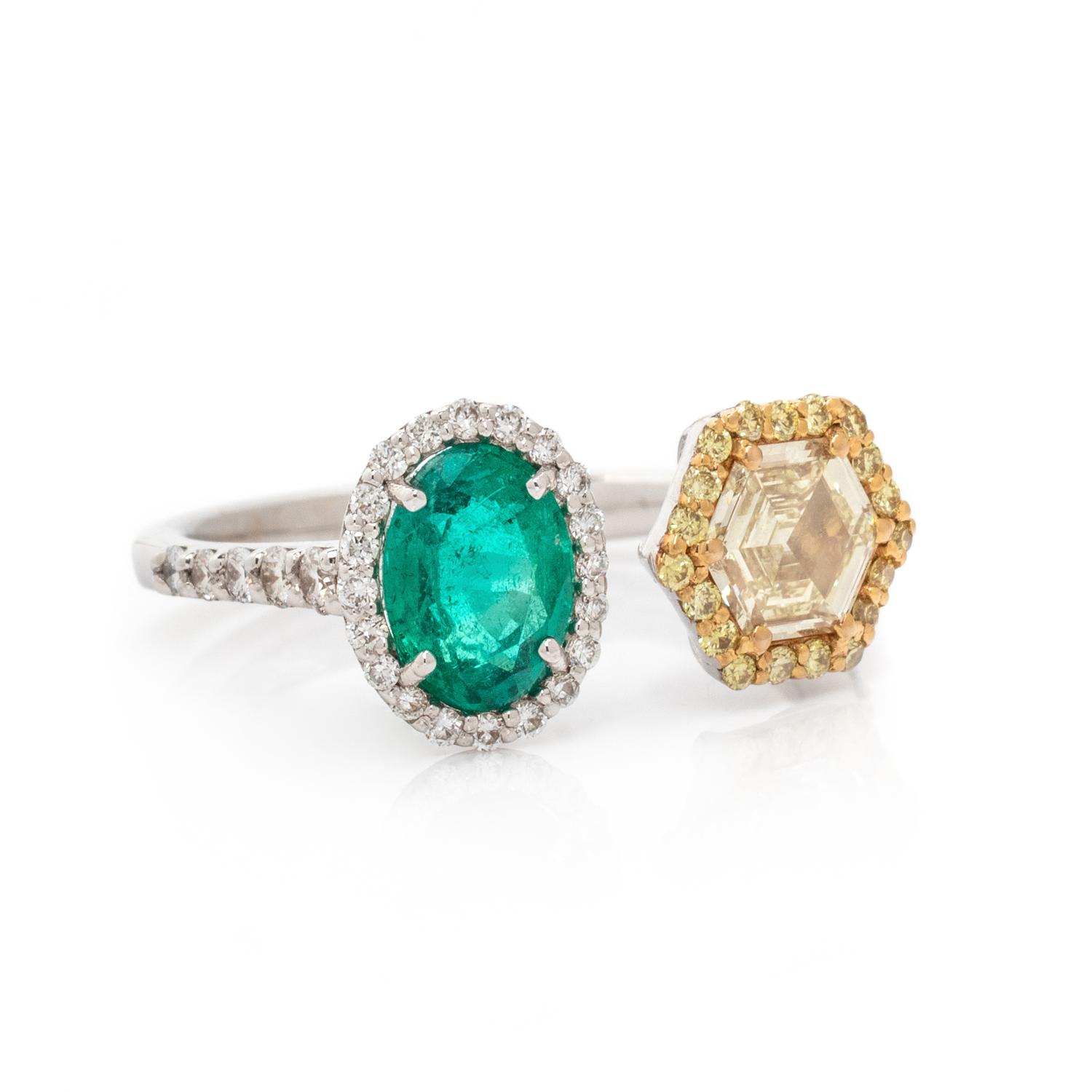 COLORED DIAMOND, DIAMOND, AND EMERALD TOI ET MOI RING