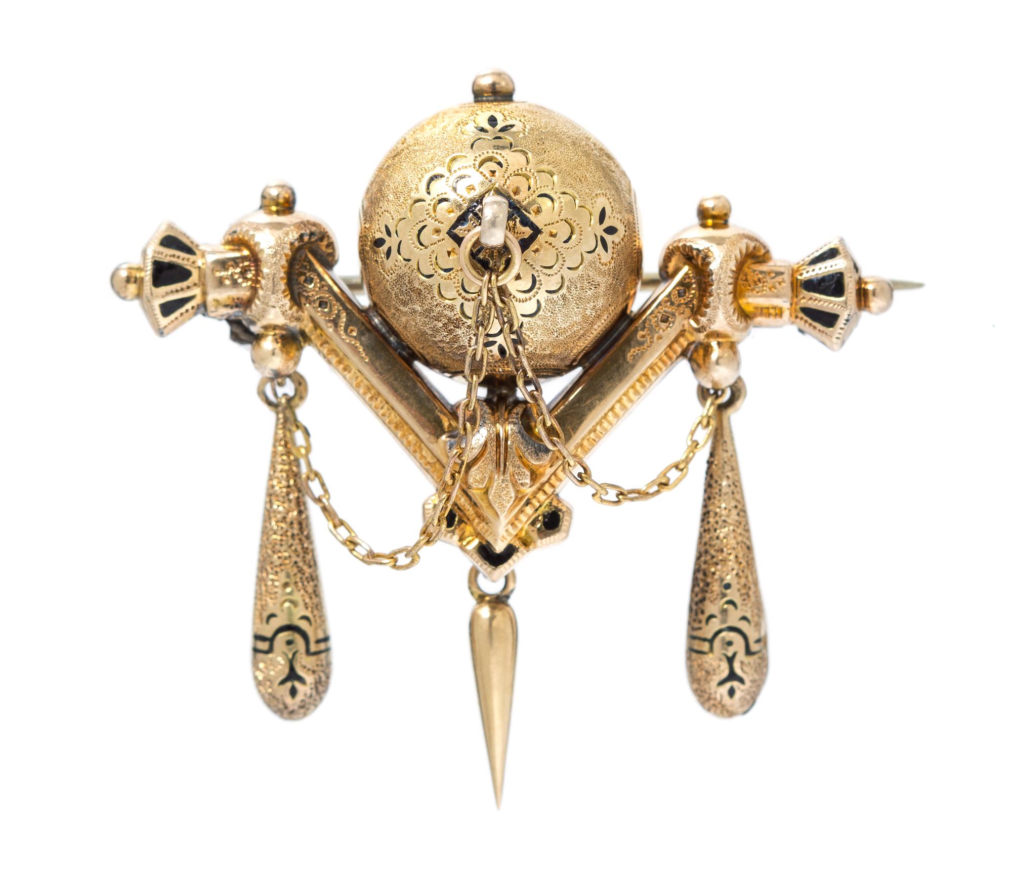 A Victorian Yellow Gold and Enamel Brooch, 6.30 dwts.