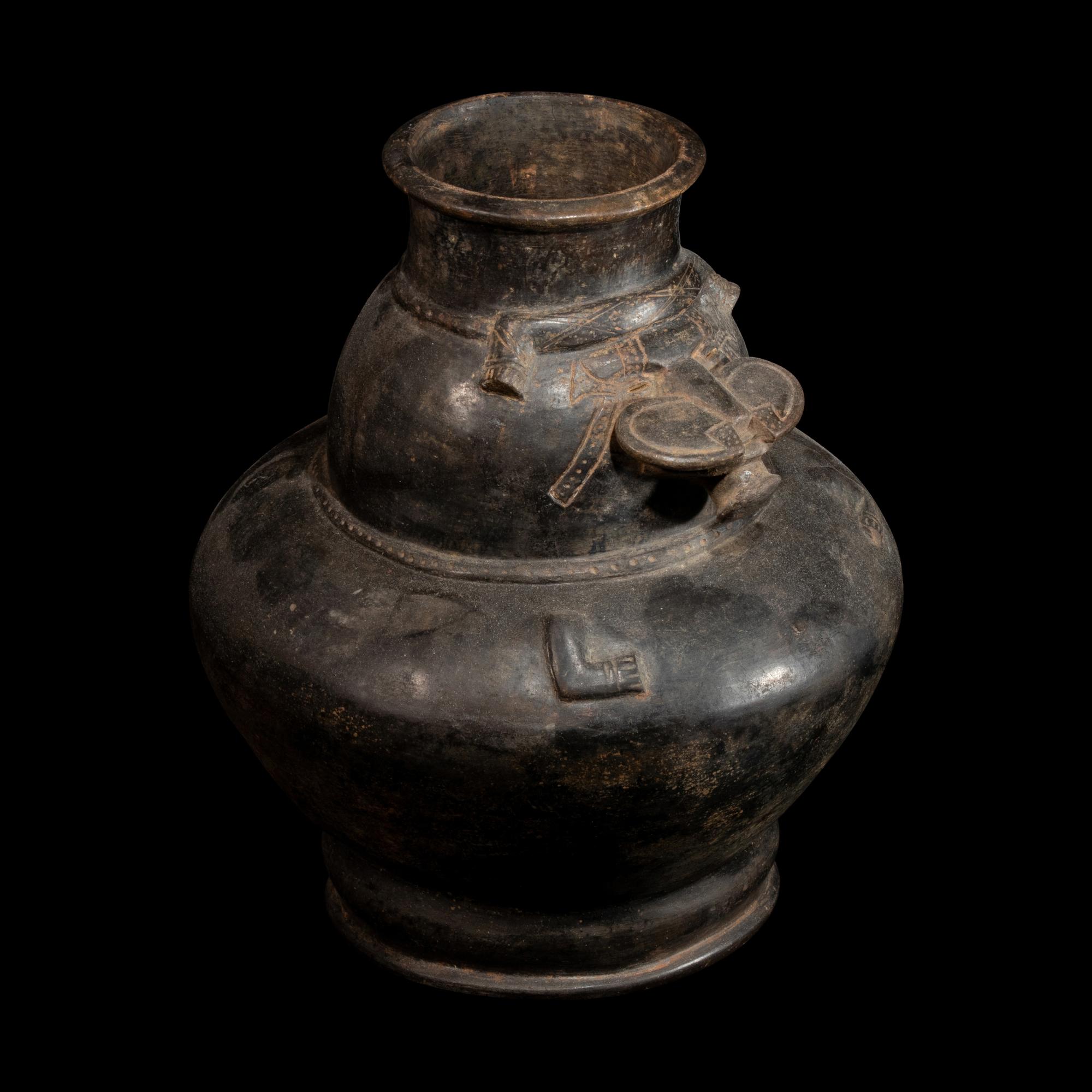 A Tairona Blackware Effigy Vessel