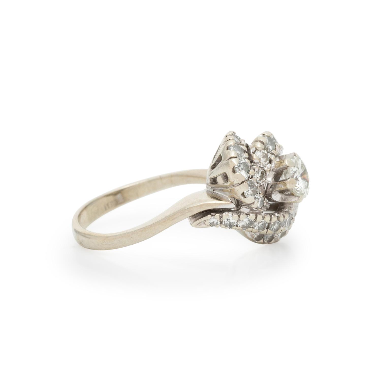 WHITE GOLD AND DIAMOND RING
