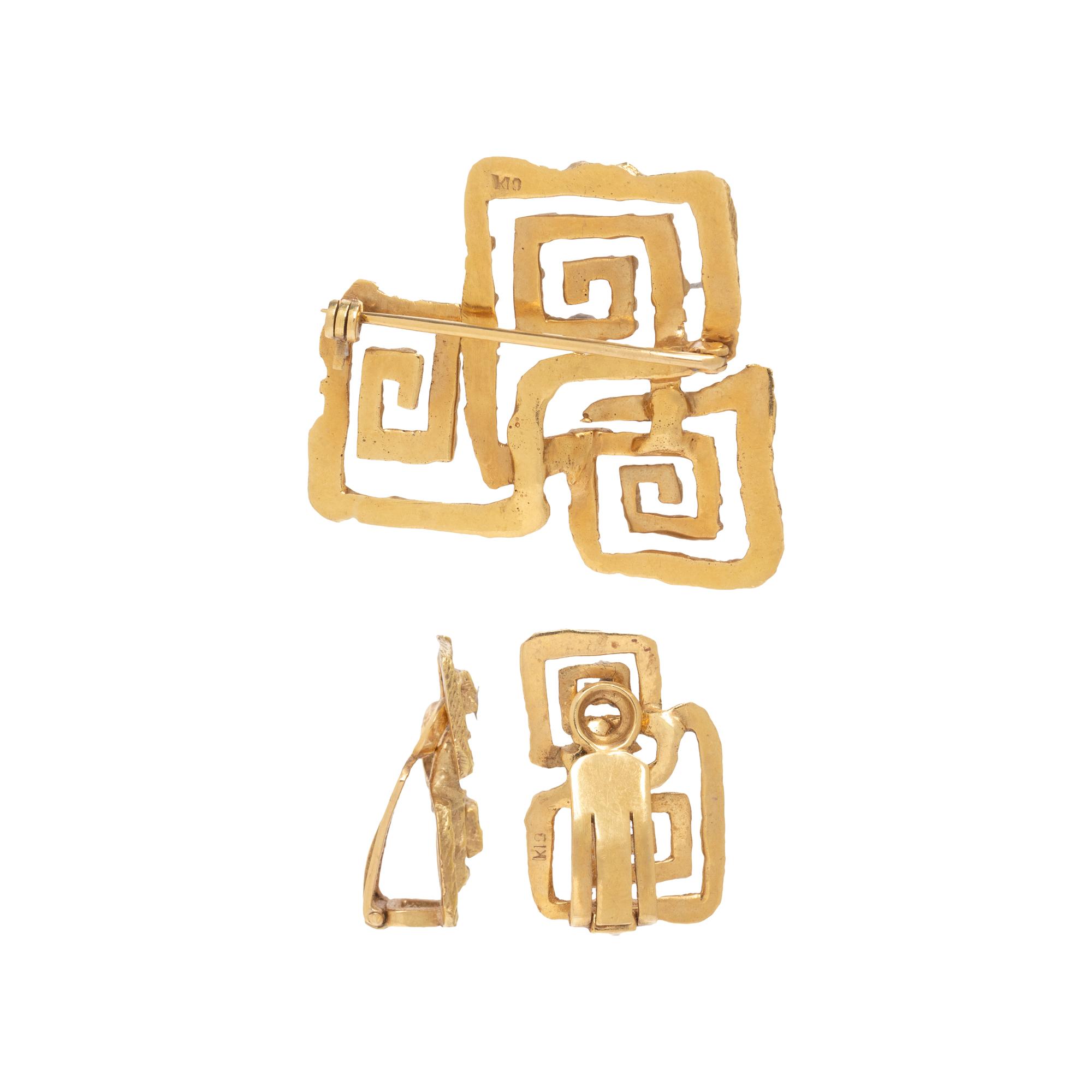 YELLOW GOLD BROOCH AND EARCLIP SET