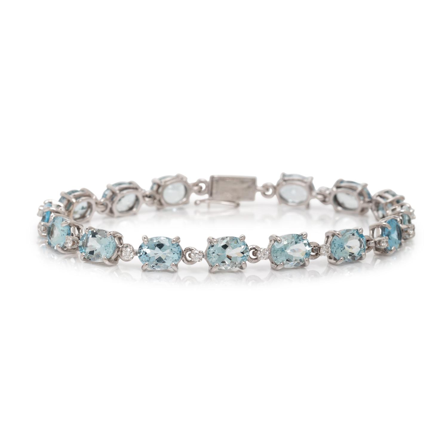 AQUAMARINE AND DIAMOND BRACELET