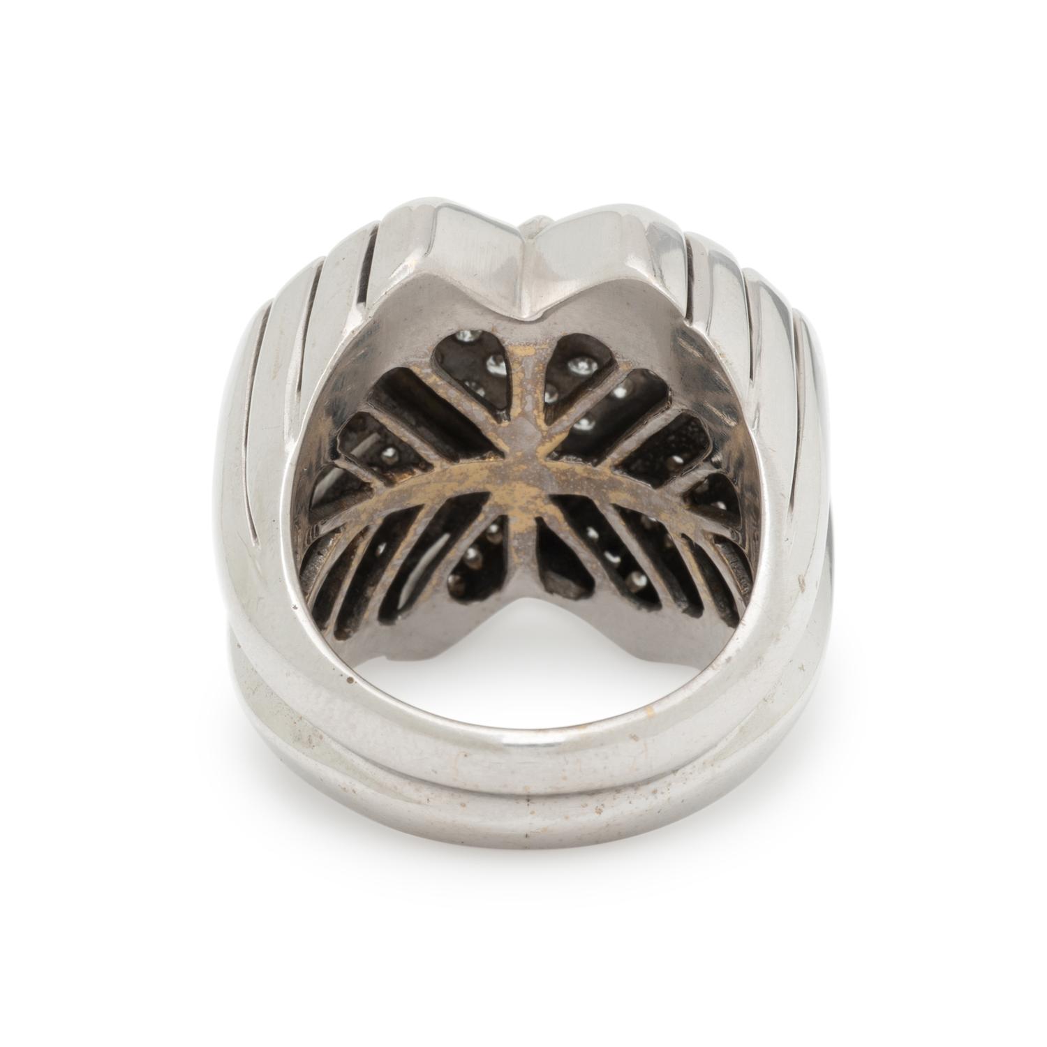 DIAMOND AND WHITE GOLD RING
