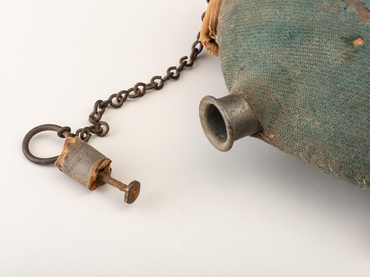 [CIVIL WAR]. Model 1858 Federal New York Depot smoothside canteen.
