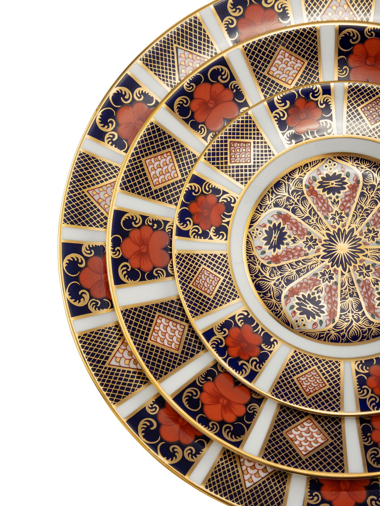 A Large Royal Crown Derby Imari Porcelain Dinner Service