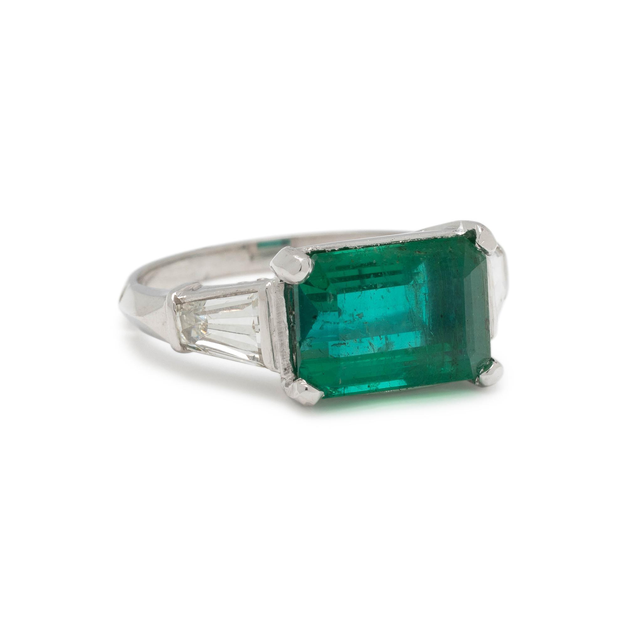 EMERALD AND DIAMOND RING