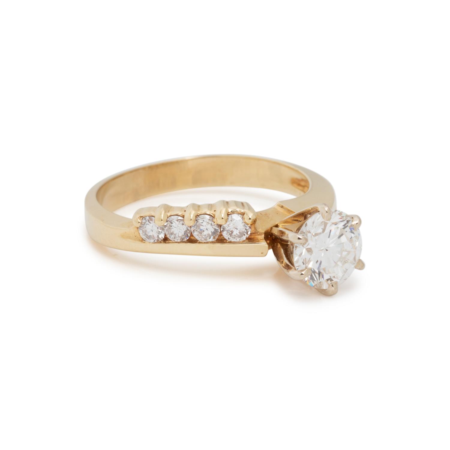 DIAMOND RING