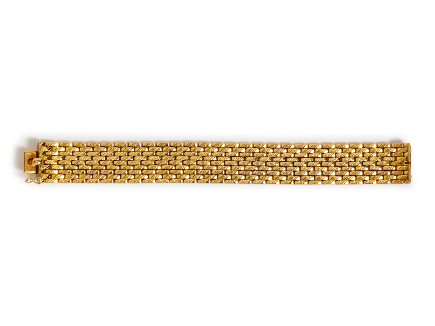 An 18 Karat Yellow Gold Link Bracelet,