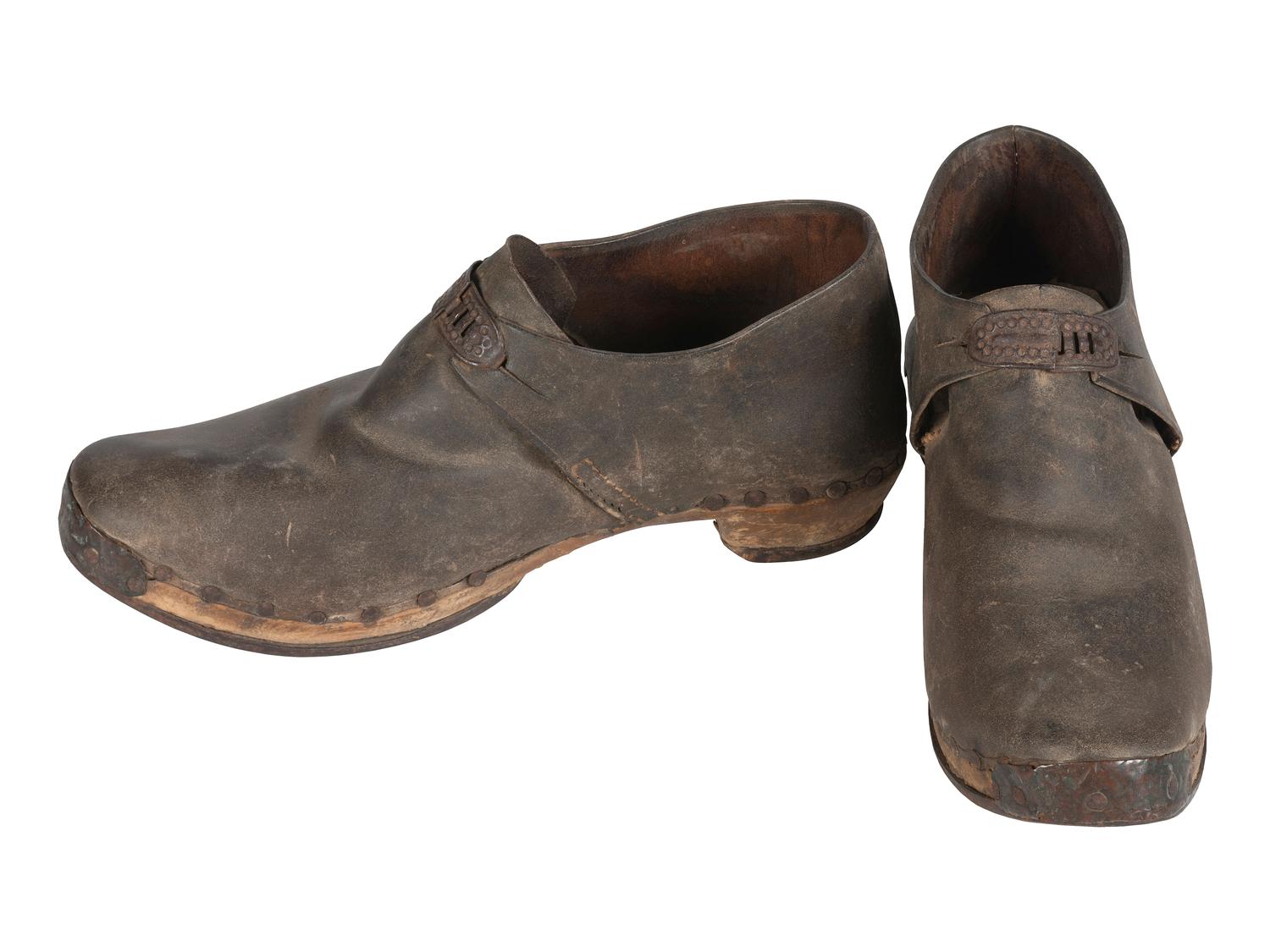 [CIVIL WAR]. Two pairs of Civil War-era southern manufactured shoes, including a scarce salesman's sample.