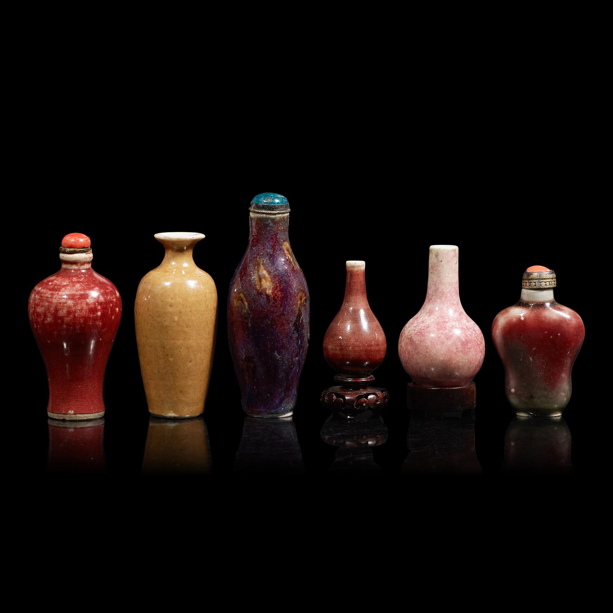 Six Chinese Monochrome Glazed Porcelain Snuff Bottles, 20th Century 近代 单色釉瓷烟壶六支